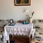 Проживание в семье Stazione Lina House