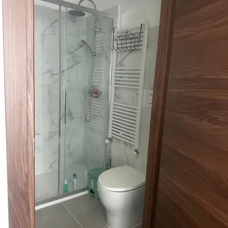 Проживание в семье Stazione Lina House *